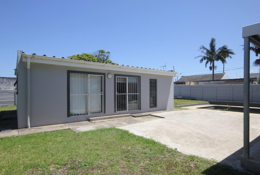 4 Bedroom Property for Sale in Sunnyridge Eastern Cape